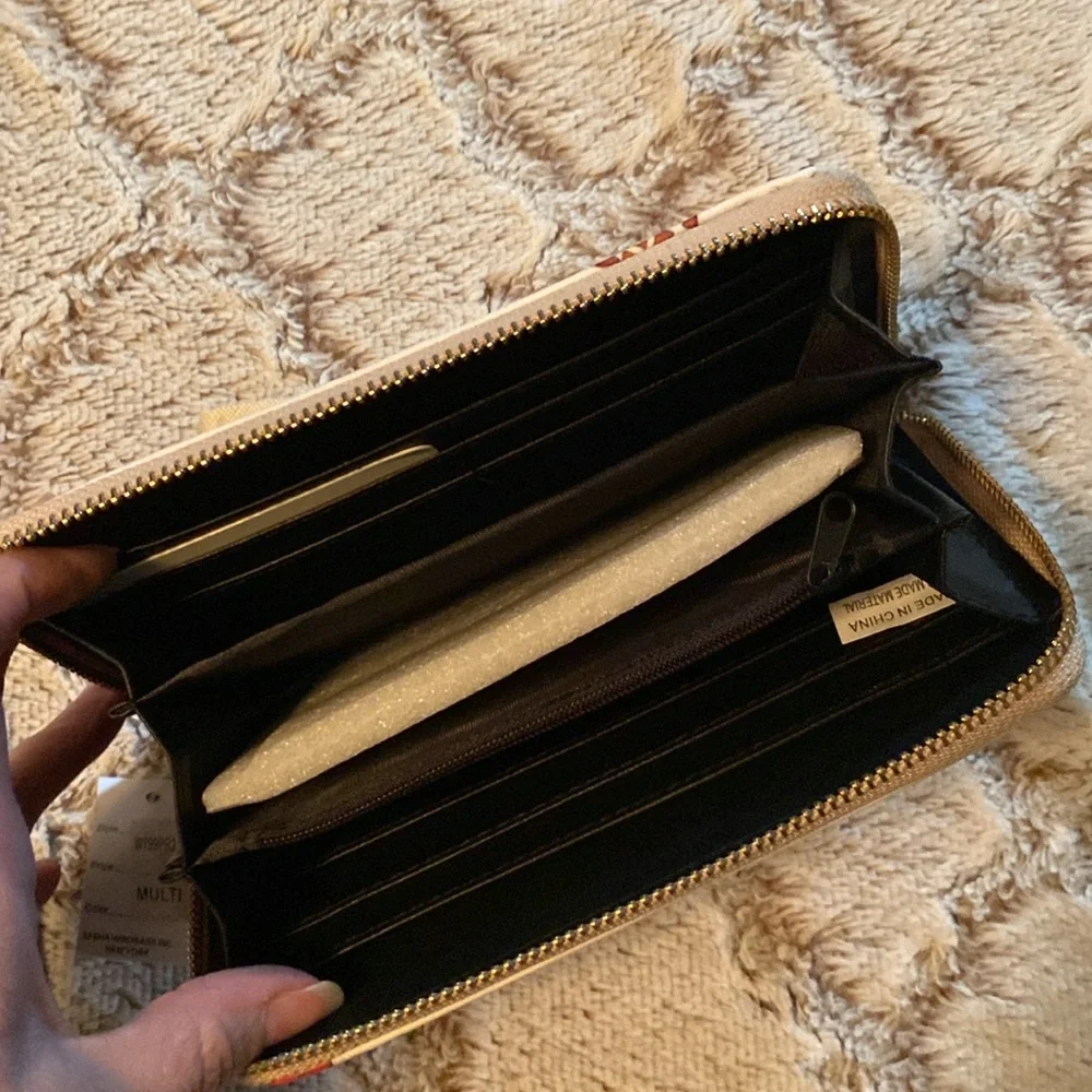 Wristlet - Picture 3 of 3